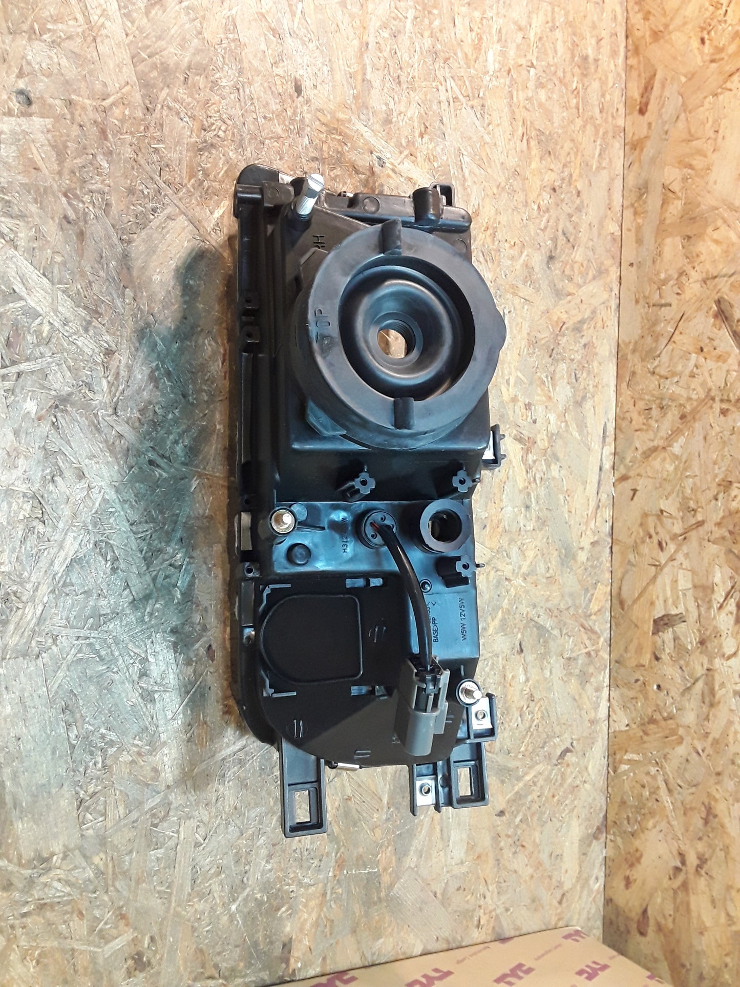 Nissan Primera P10 Bj 90-94 Scheinwerfer rechts original TYC  NEU