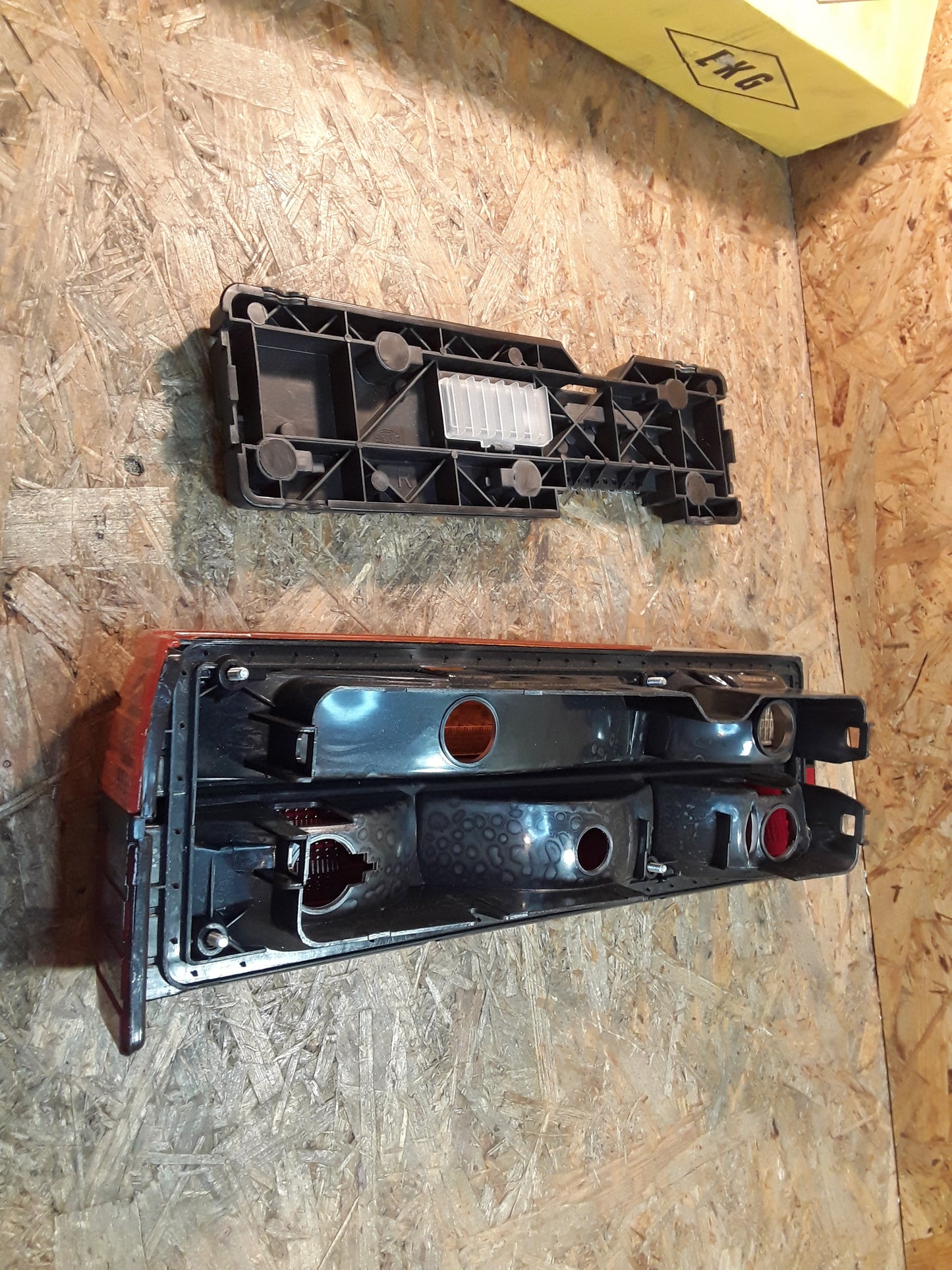 Audi 80 8.78-7.84 Bj Heckleuchte rechts original GM Opel NEU
