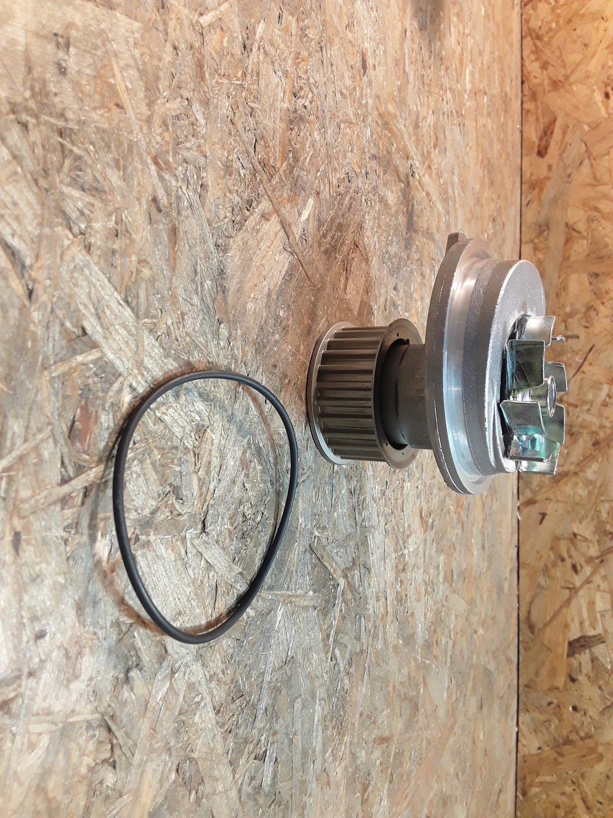 Omega B Kadett E Astra F Vectra B Wasserpumpe original Hepu NEU