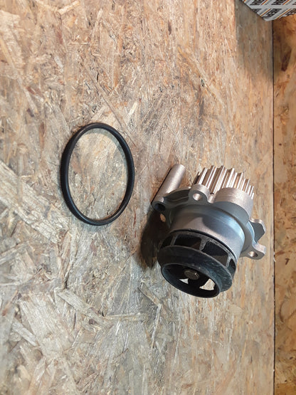 Audi A3, Seat Ibiza3, Skoda Fabia1 Wasserpumpe original Hepu NEU