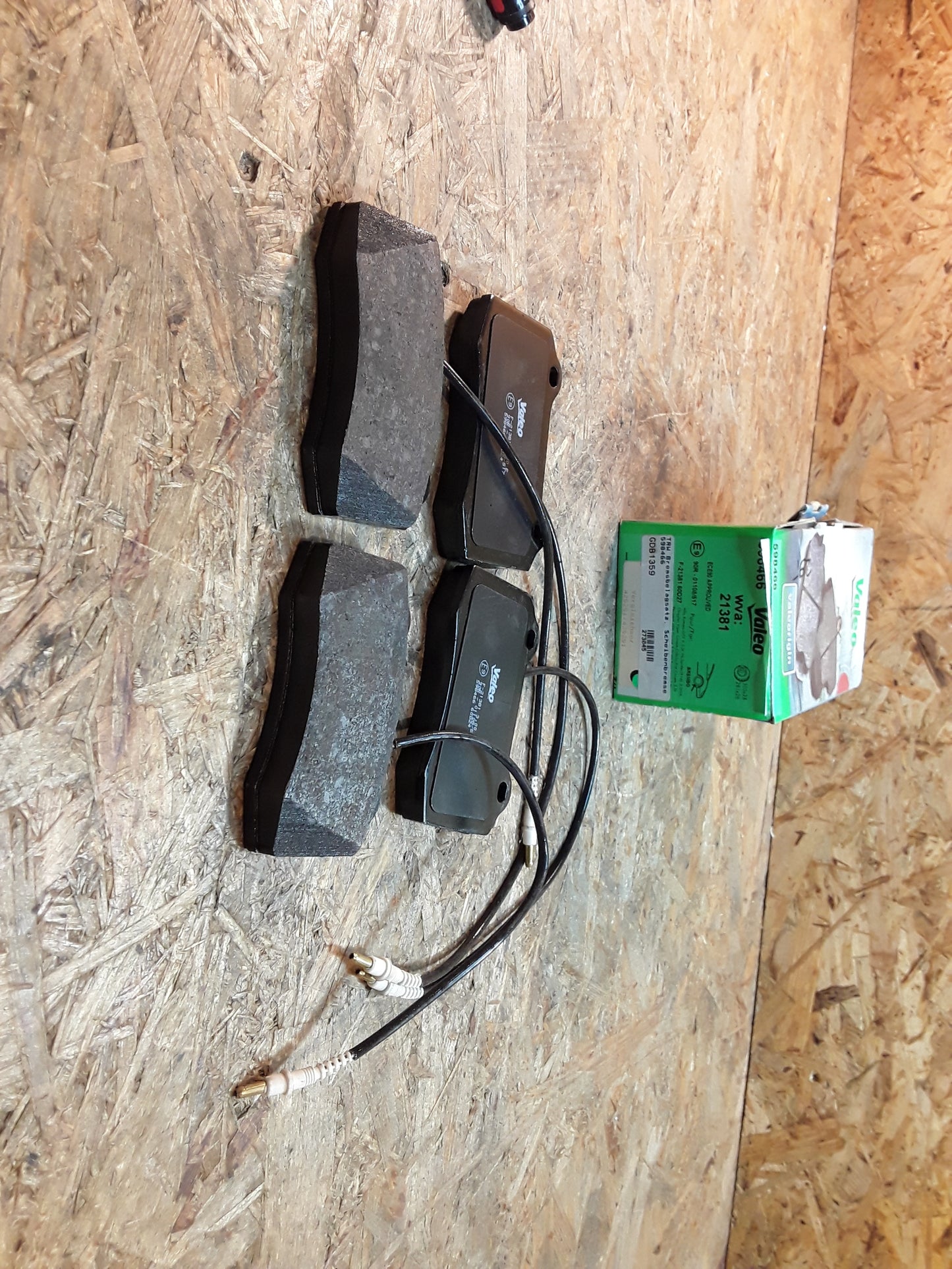 Alfa Romeo Chrysler Peugeot Bremsbackensatz Scheibenbremsen original Valeo NEU