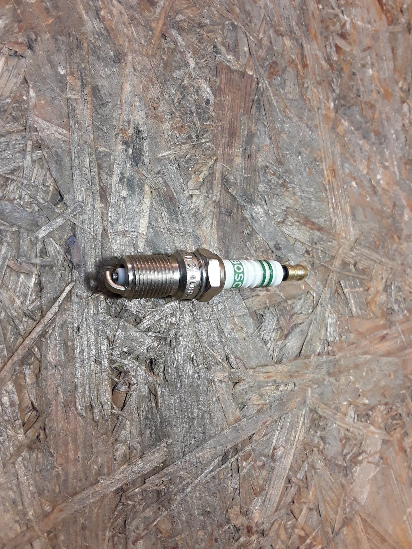 Alpine Audi Peugeot Renault Volvo Zündkerze original Bosch NEU