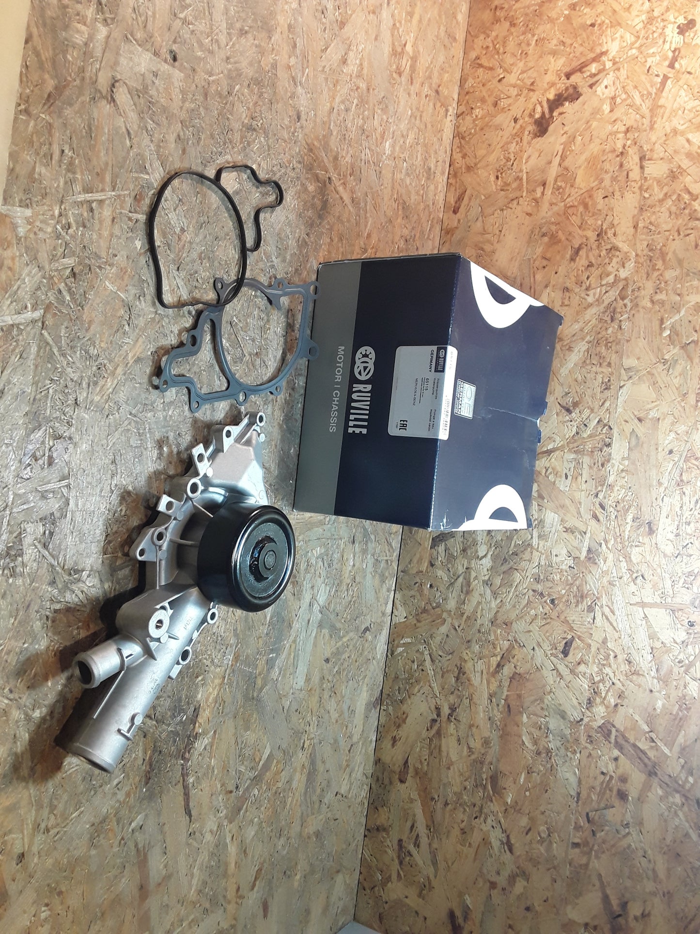 Mercedes-Benz C-Klasse/ E-Klasse/ ML-Klasse/ CLK Coupe Wasserpumpe original Ruville NEU