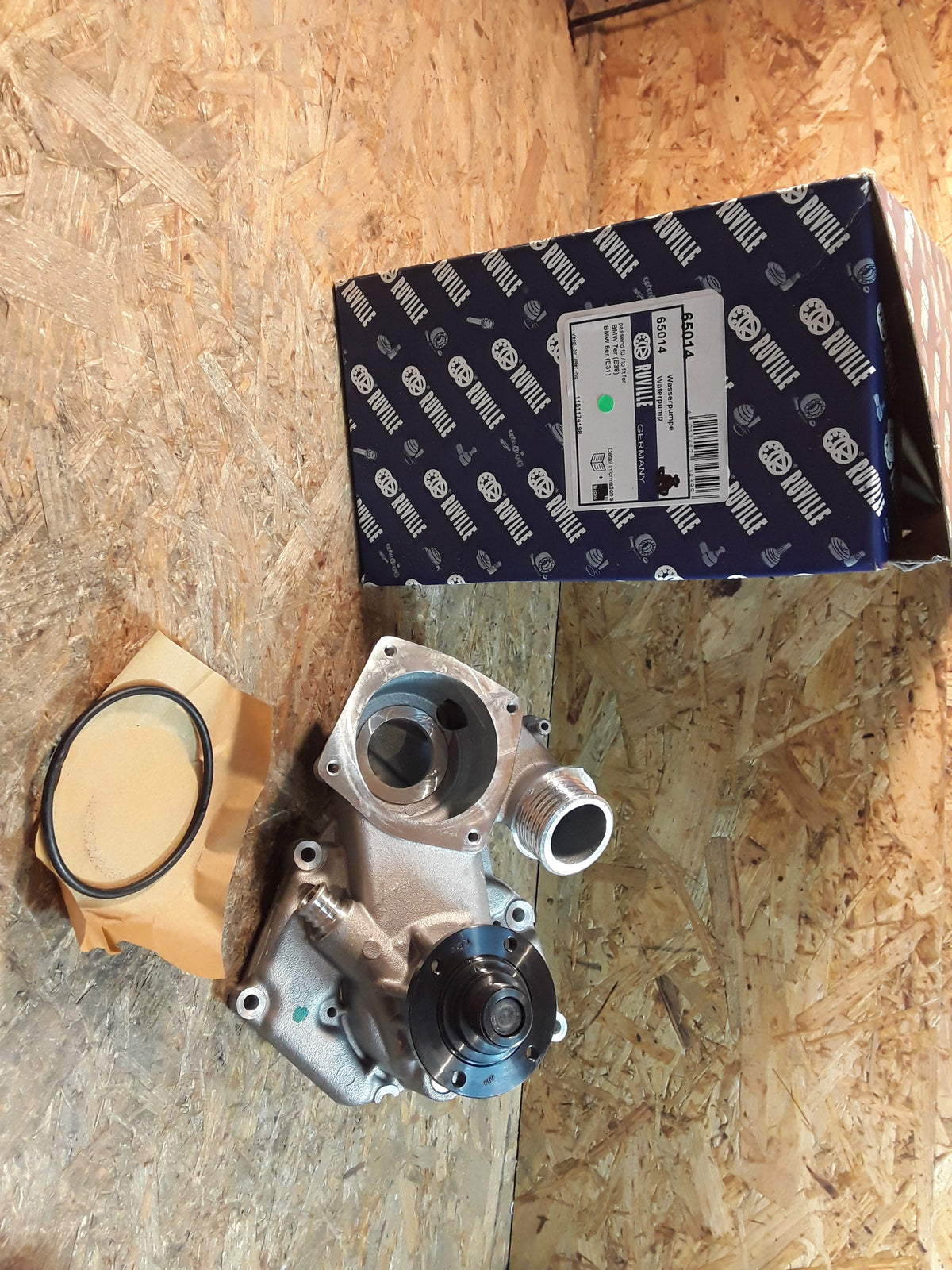 BMW 7er/ 8er Wasserpumpe original Ruville NEU