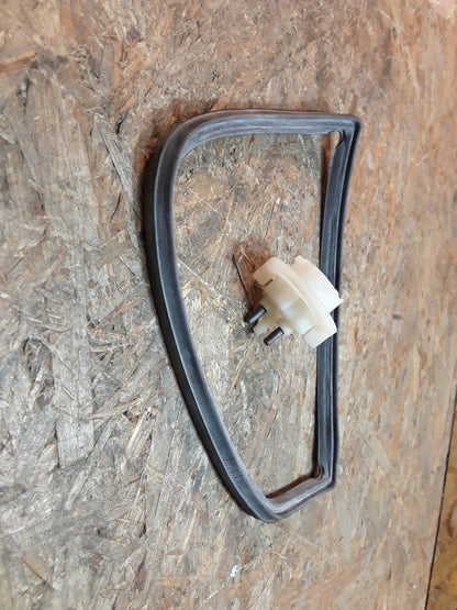Mercedes W123 Blinkerdichtung + Birnenstecker original Hella NEU