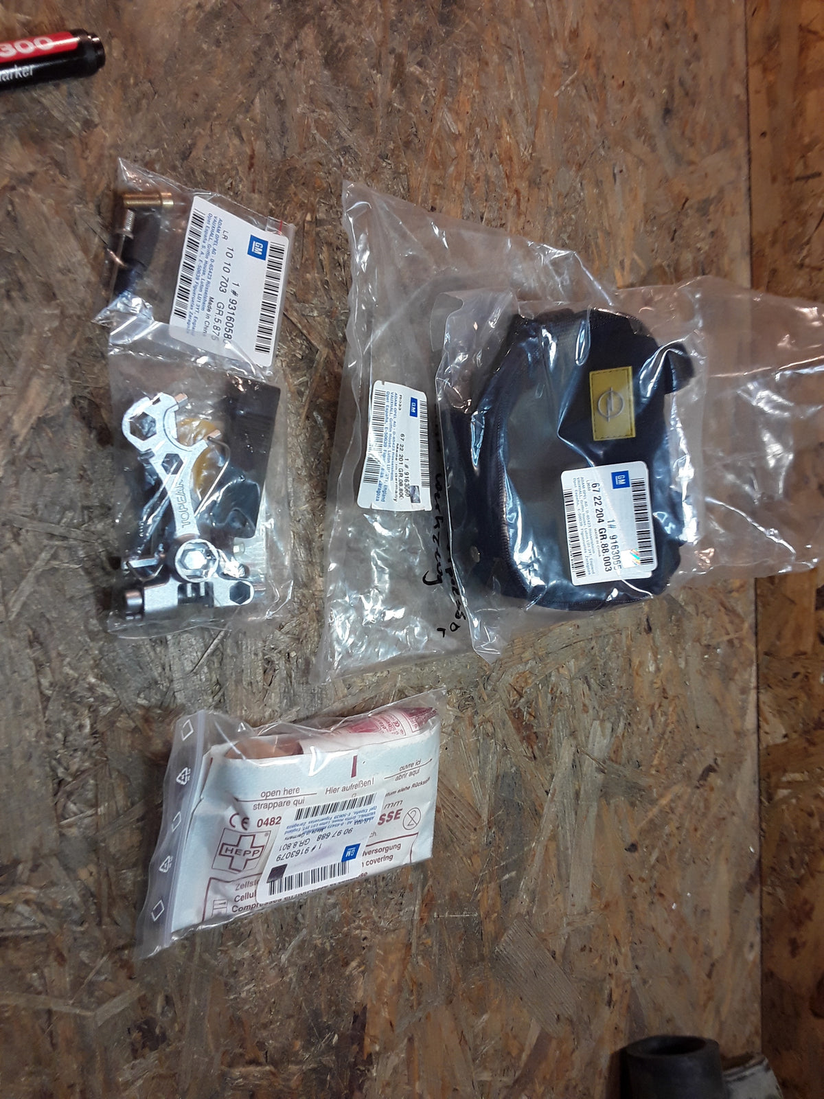 Meriva A Tasche mit Verbandsset Reifenkompressoraufsätzen und Werkzeug original GM Opel NEU