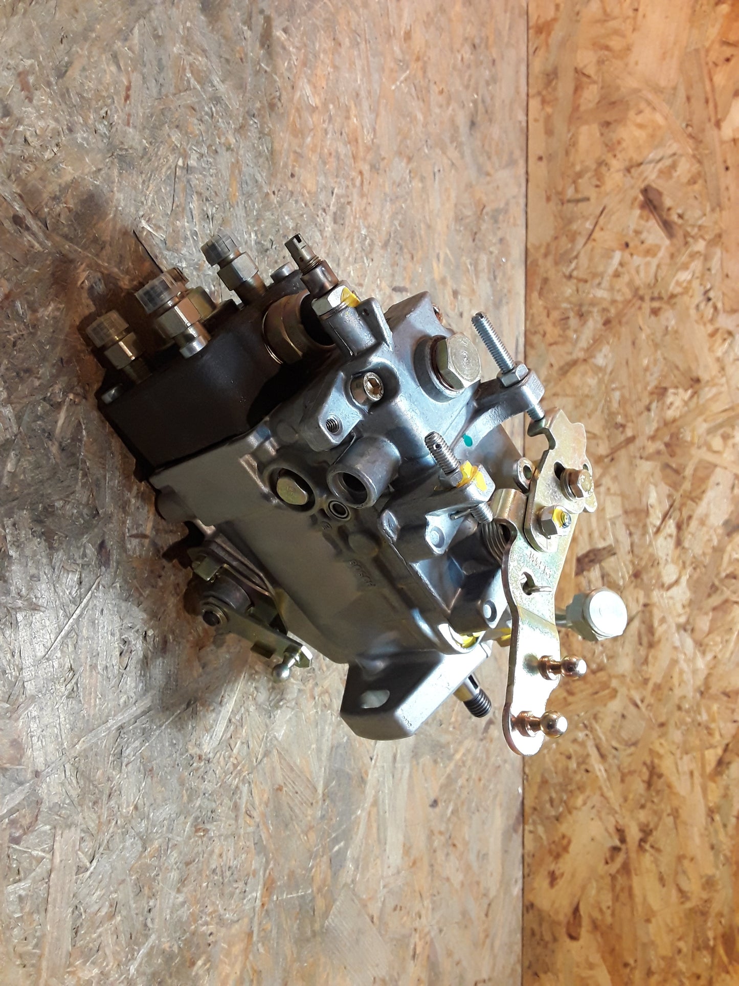 Original GM Opel Ascona C Kadett E 16D 16DA Bosch Einspritzpumpe Neu