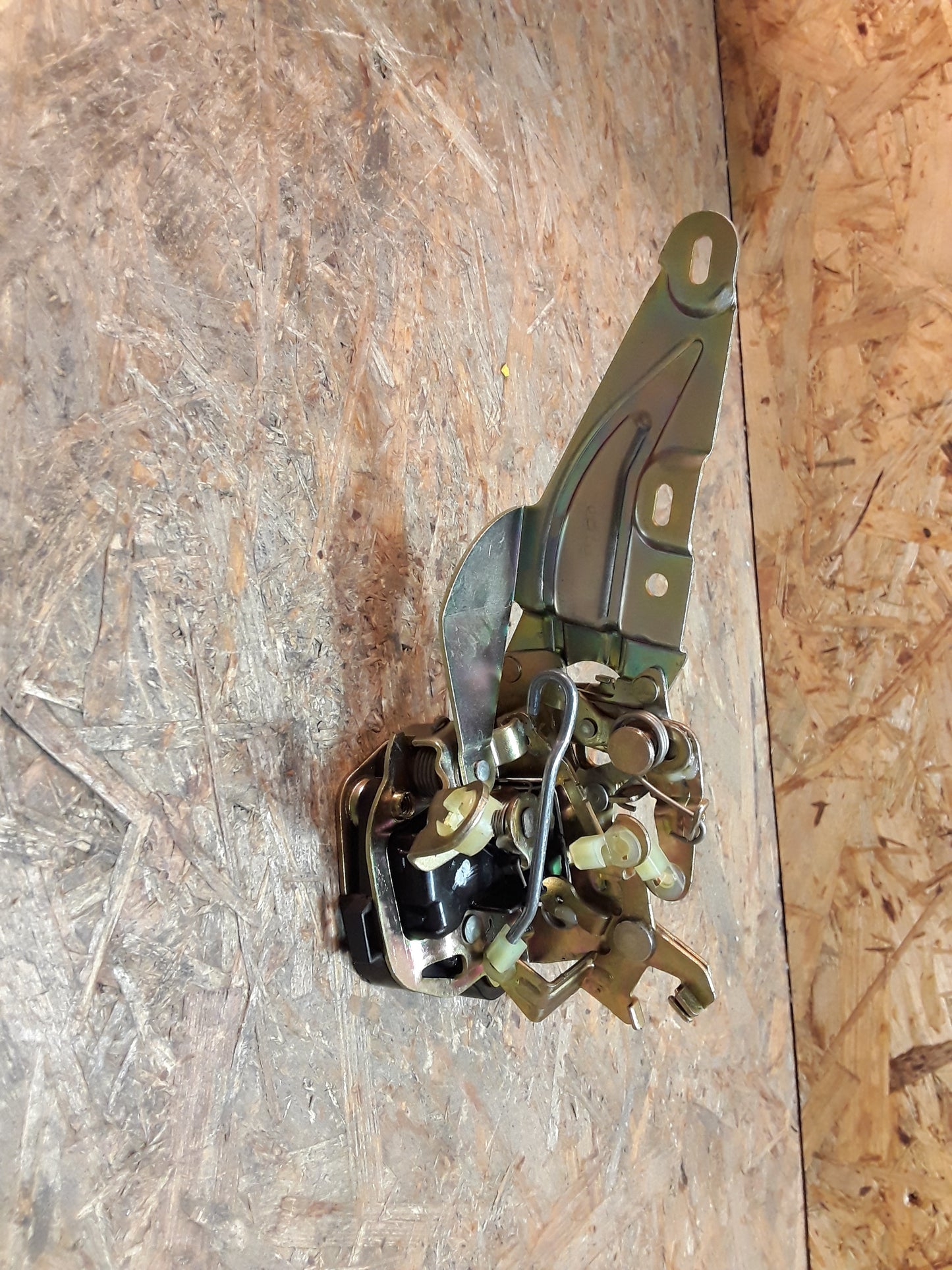 Senator B Omega A Türschloss hinten links original GM Opel NEU