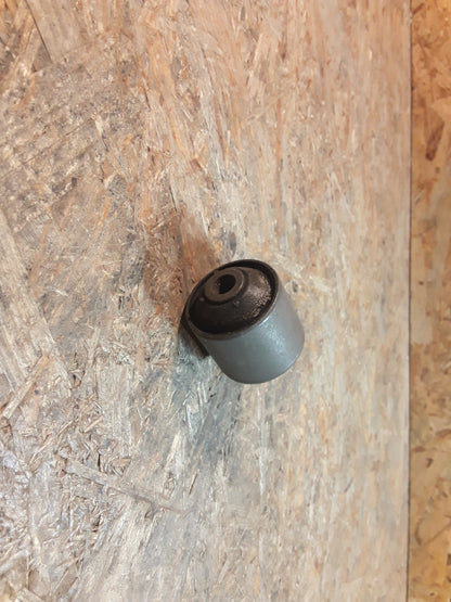 Rekord E Commodore Dämpfungsbuchse Längsträger Hinterachse original GM Opel NEU