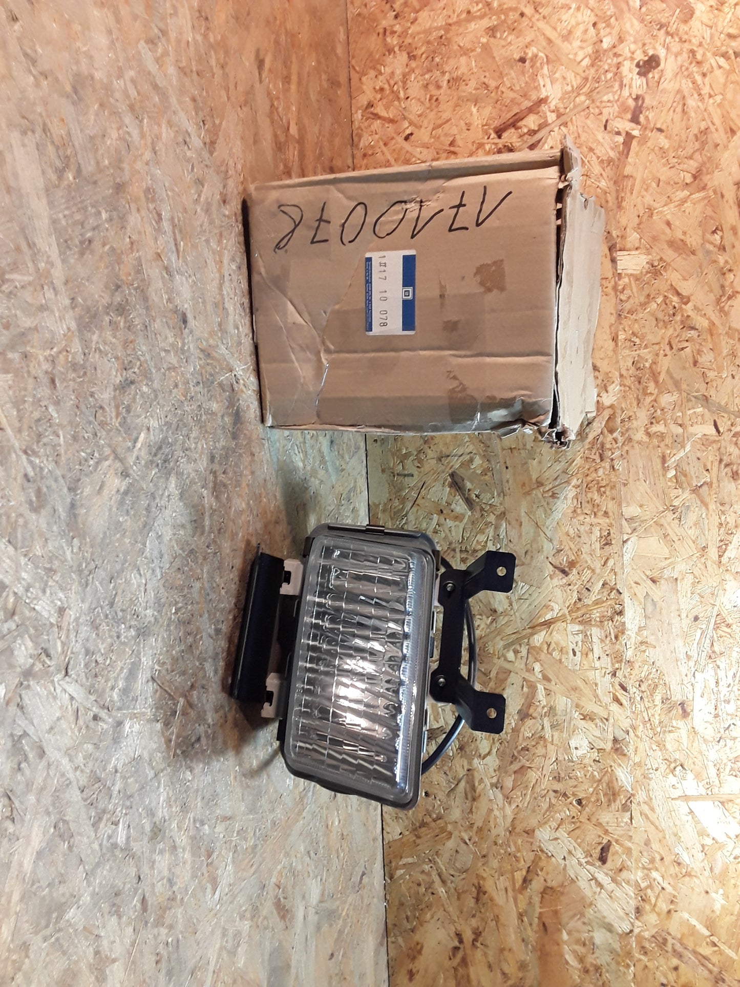Kadett E Nebelscheinwerfer rechts original GM Opel NEU