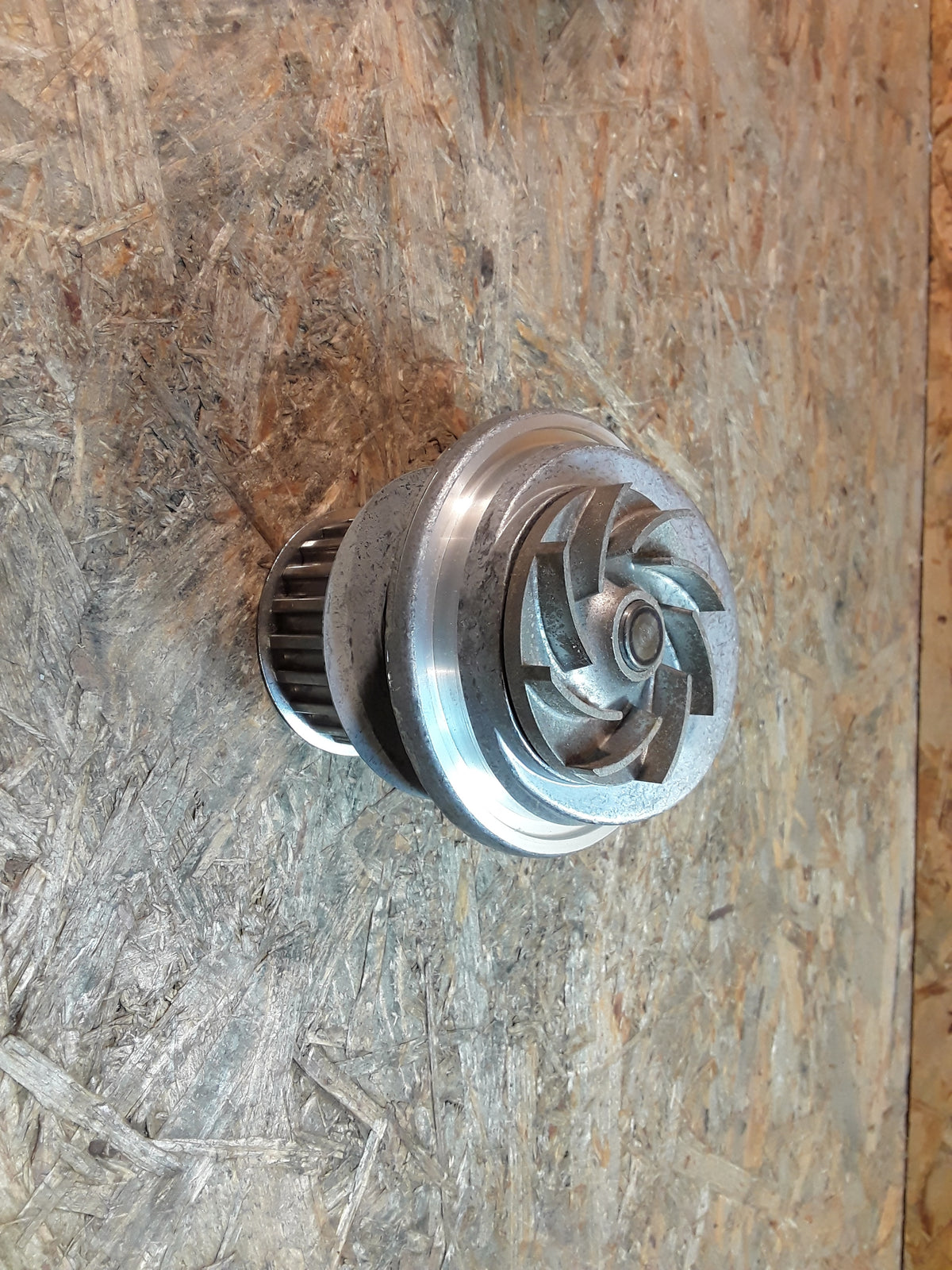 Kadett E Astra F Calibra A Vectra A Wasserpumpe original GM Opel NEU
