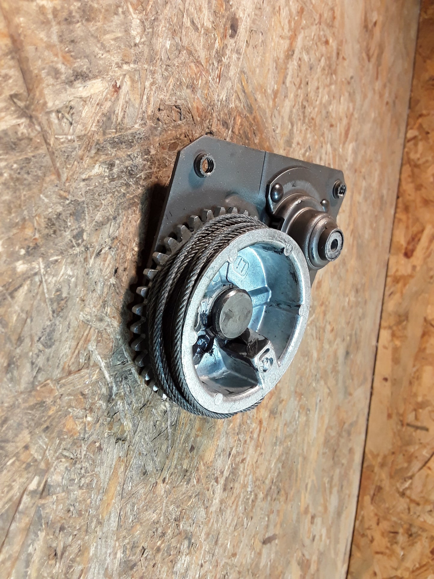 Rekord E Fensterheber Seilzug Rolle hinten links original GM Opel NEU