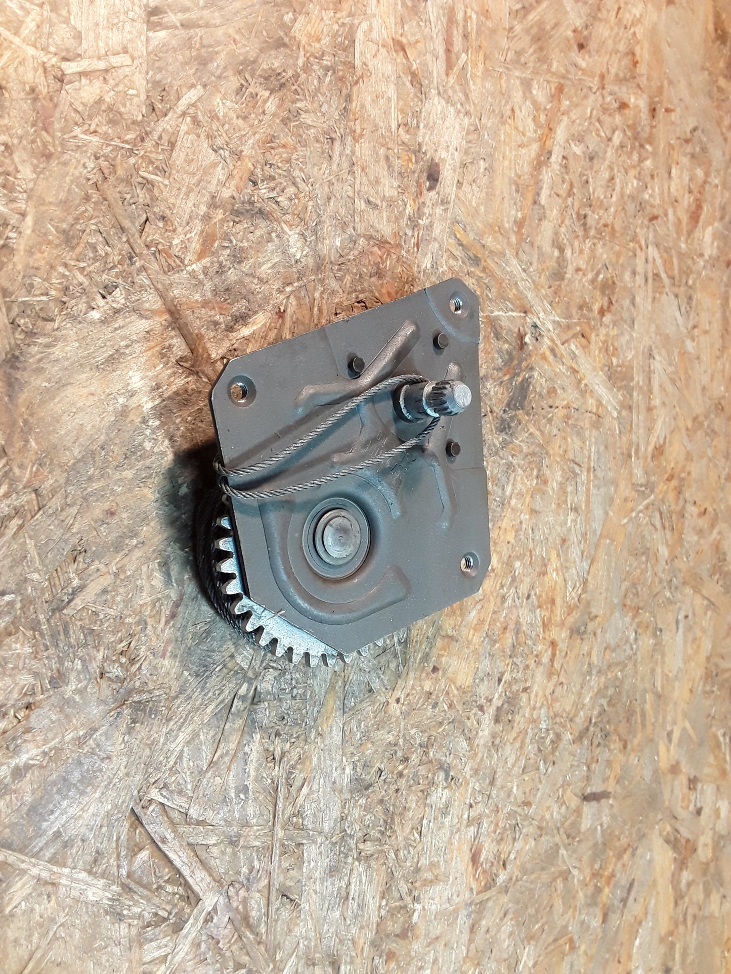Rekord E Fensterheber Seilzug Rolle hinten links original GM Opel NEU