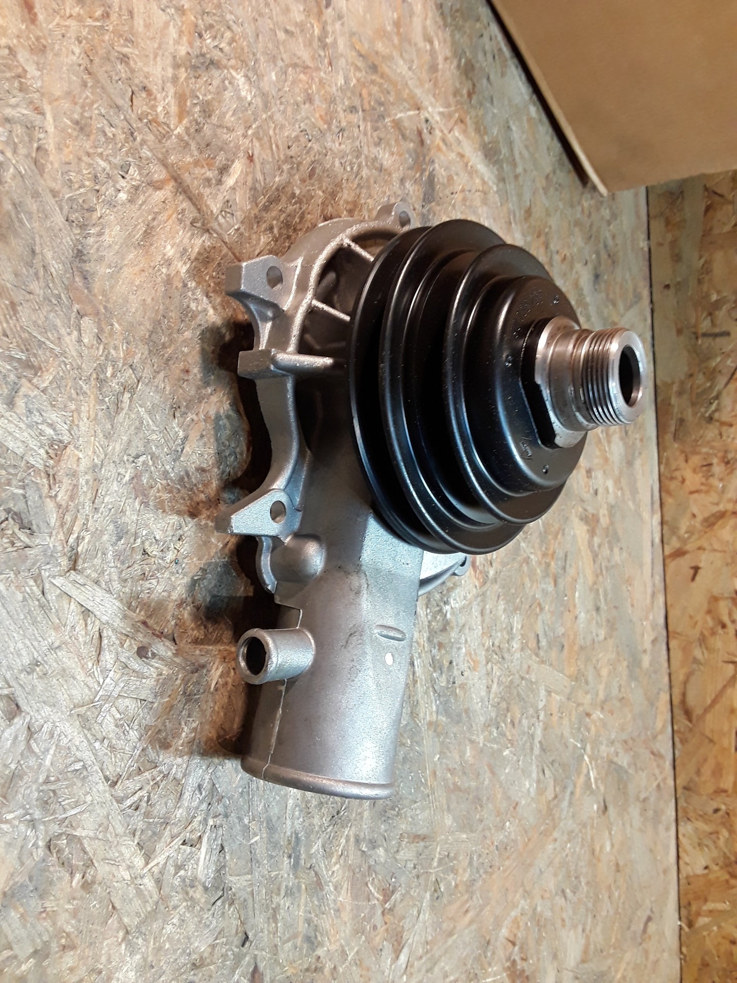Ascona B Rekord E 2,0l Diesel Wasserpumpe original GM Opel NEU
