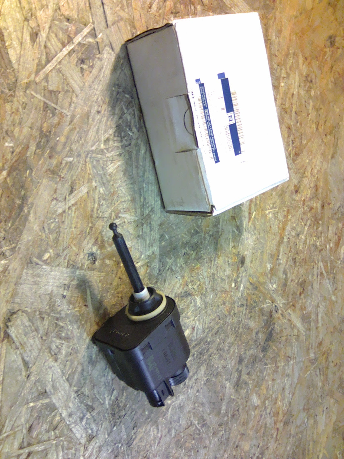Omega A Stellmotor Leuchtweitenregulierung original GM Opel NEU