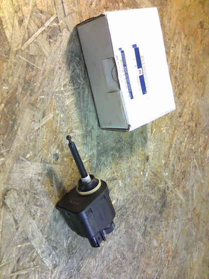 Omega A Stellmotor Leuchtweitenregulierung original GM Opel NEU