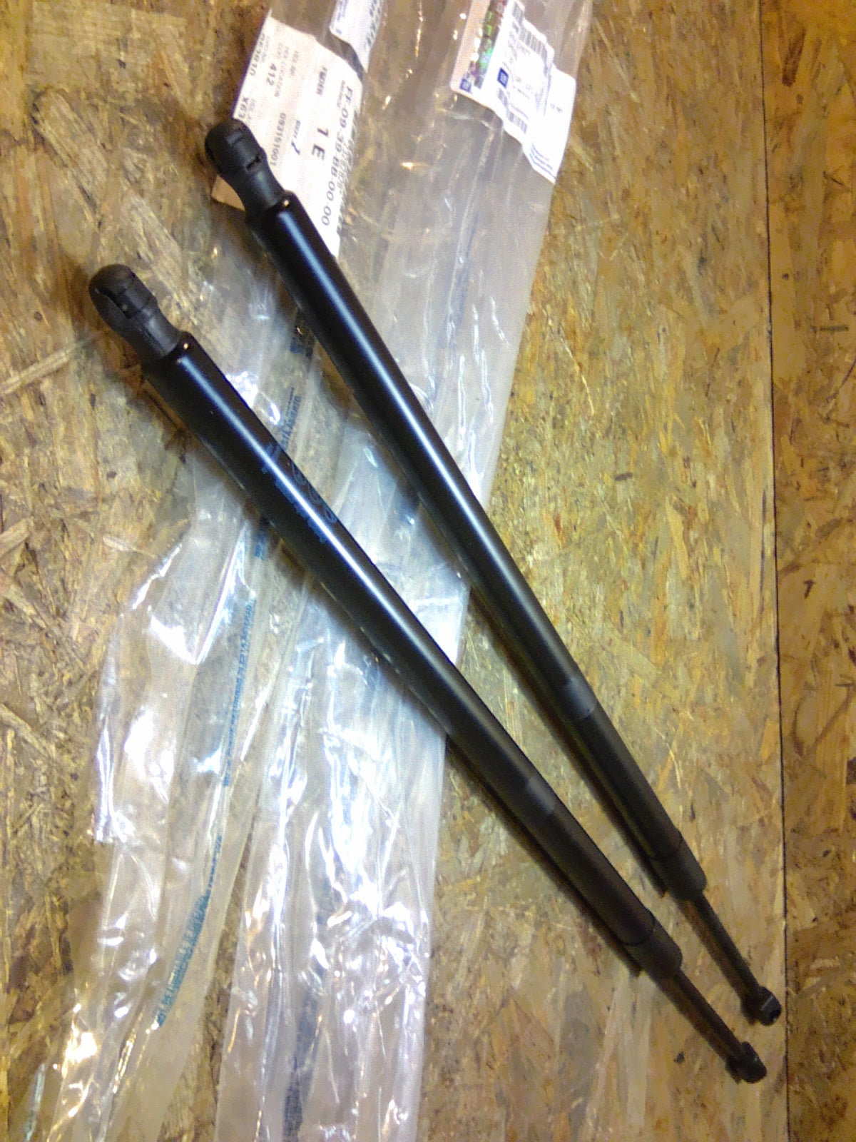 Ampera Heckklappendämpfer- Set original GM Opel NEU