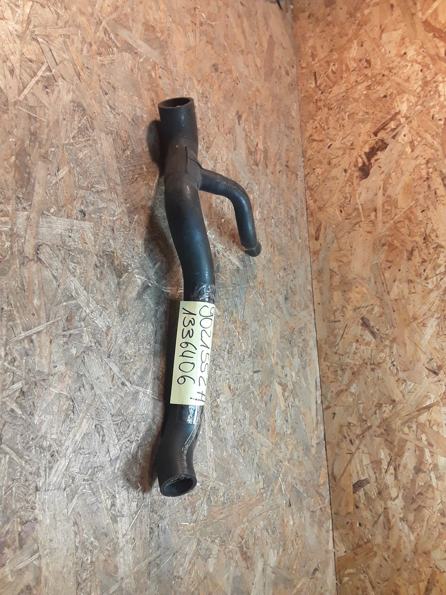 Kadett D 1,6 Kadett E 1,6/1,8 Ascona C 1,6/1,8 Kühlerschlauch original GM Opel NEU