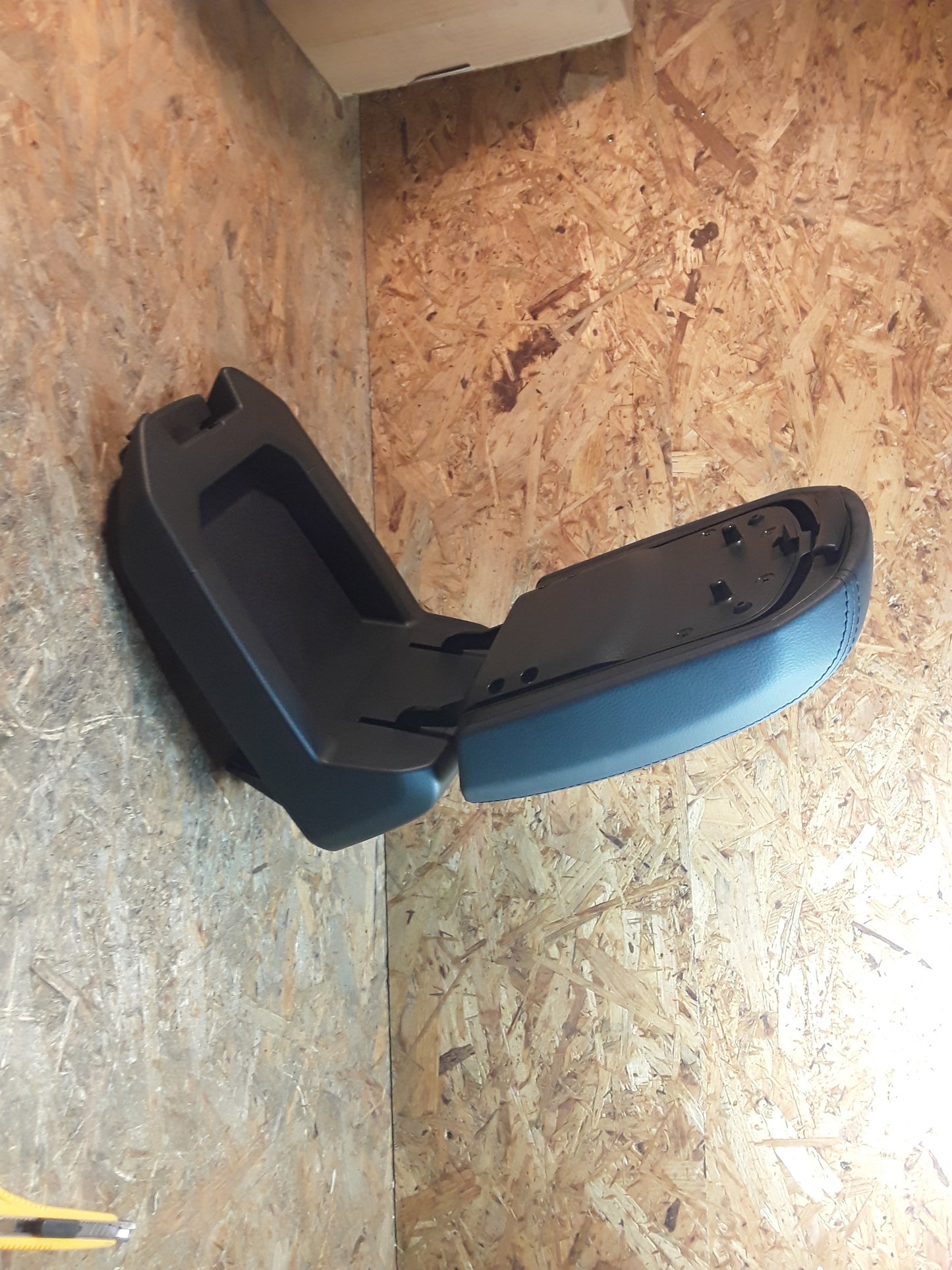 Antara Mittelarmkonsole original GM Opel NEU