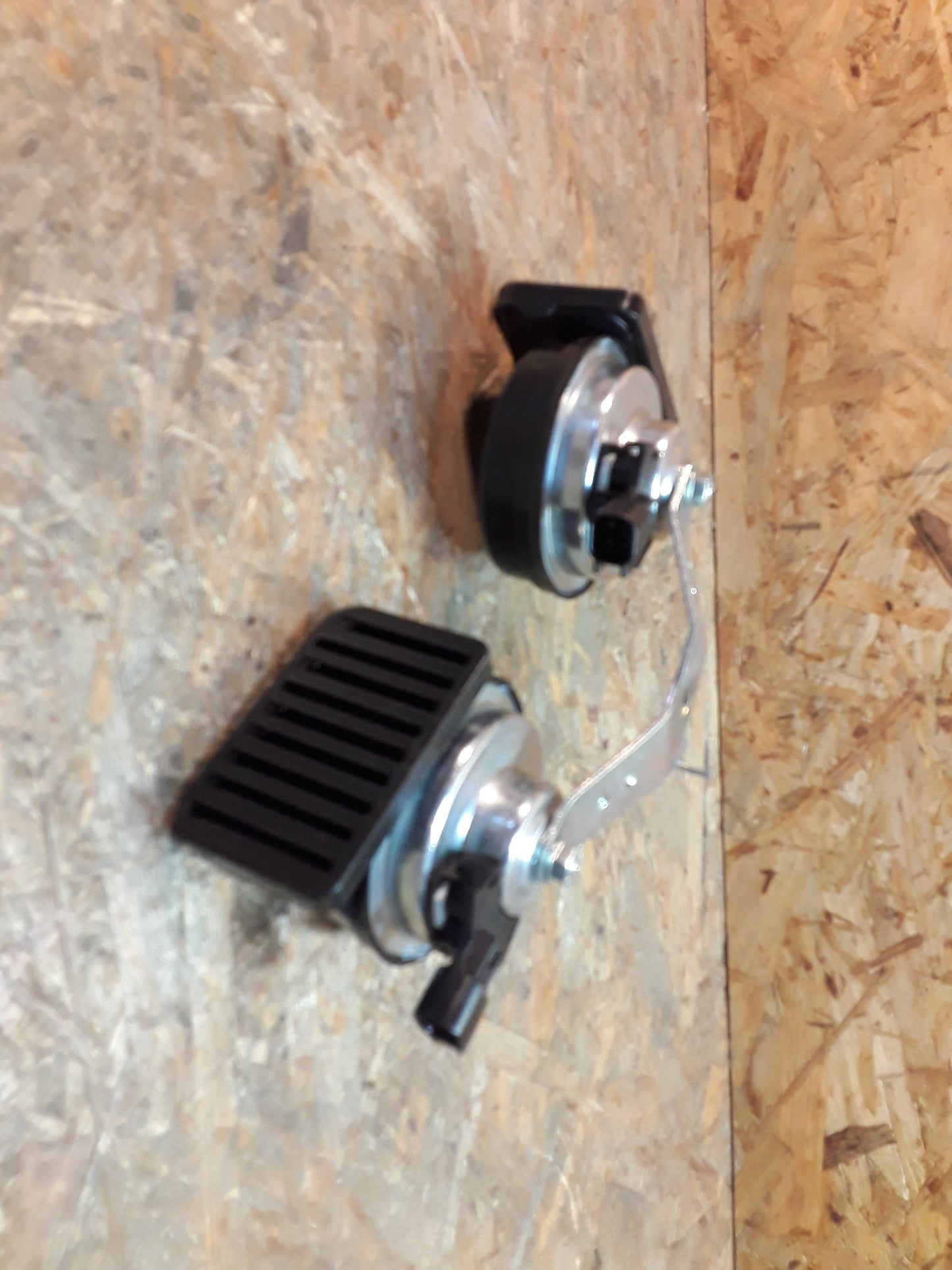 Corsa D Hupe Doppelhorn original GM Opel NEU