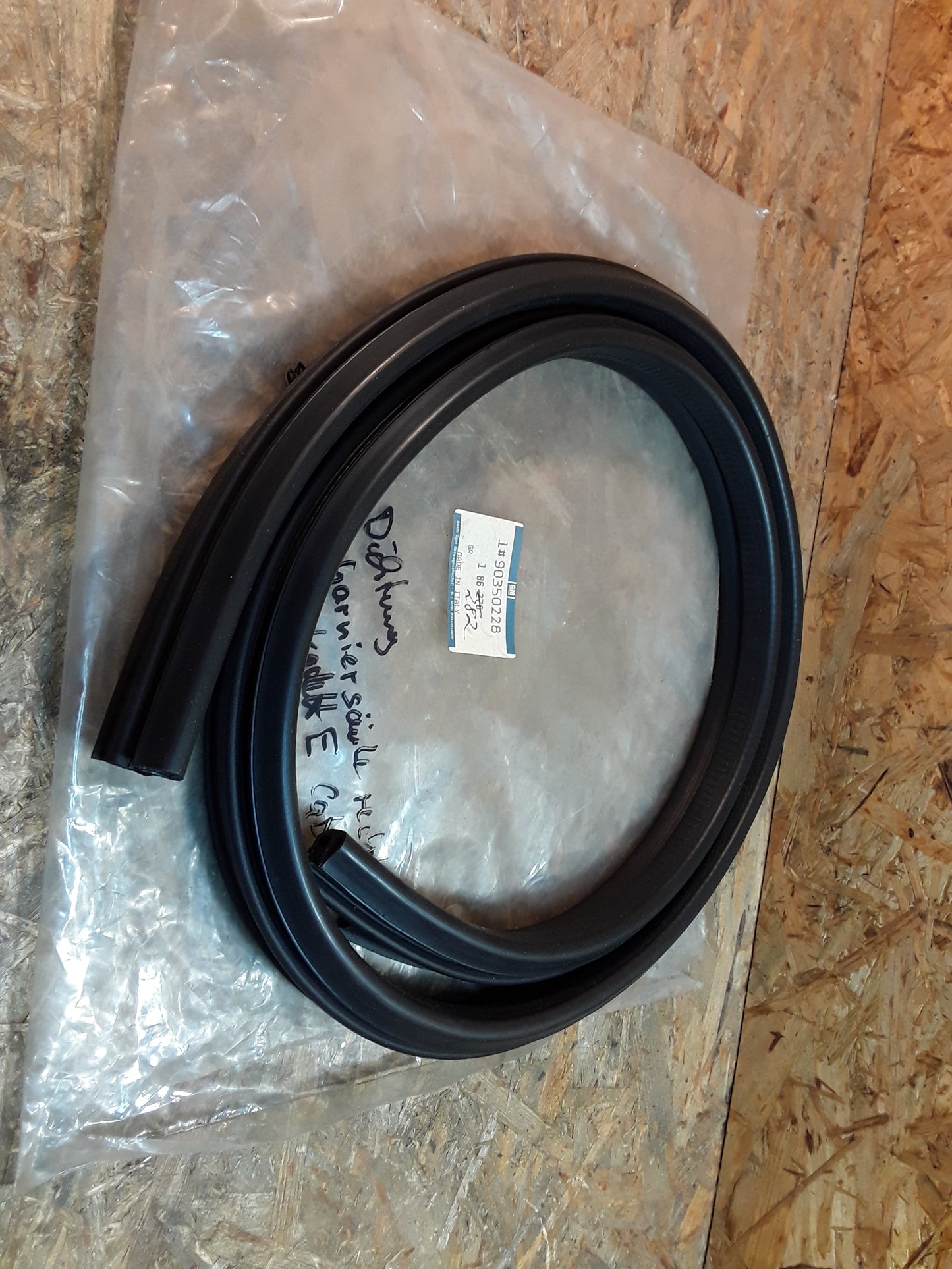 Kadett E Cabrio Abdichtung Scharniersäule original GM Opel NEU