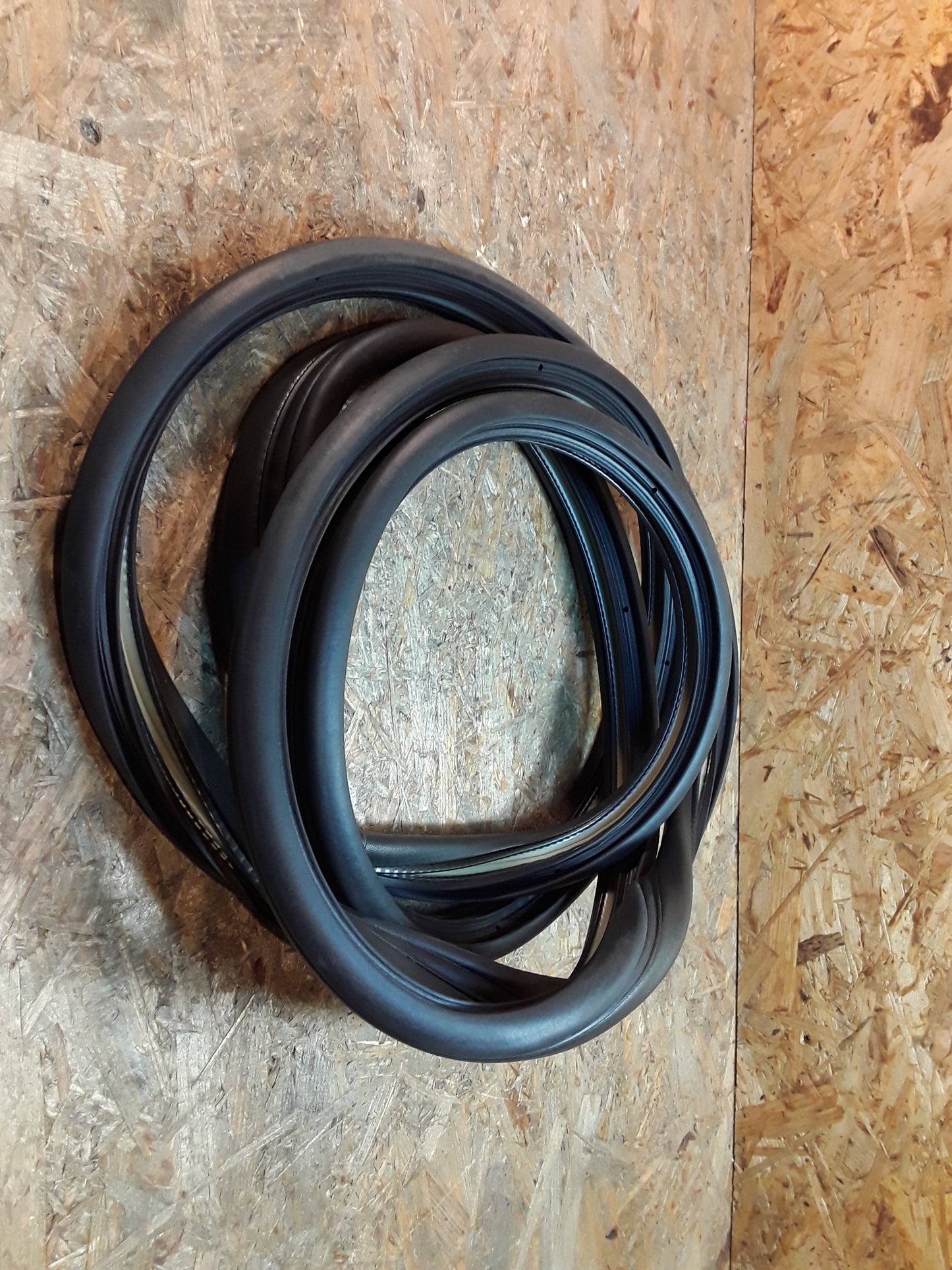 Kadett E 3-Türer Abdichtung Türe vorne original GM Opel NEU