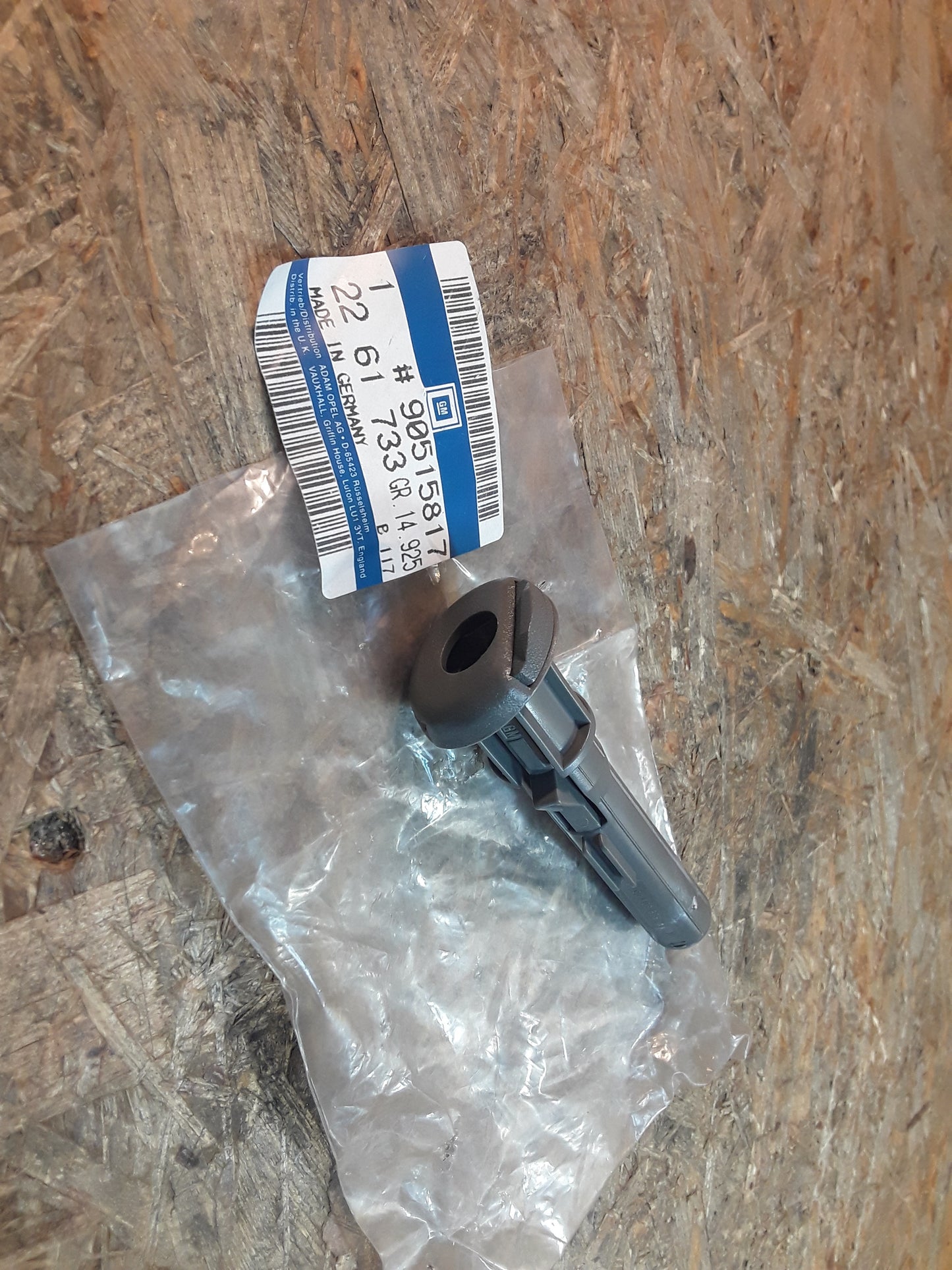 Vectra B Anschlussführungshülse Kopfstütze mit Entriegelung grau original GM Opel NEU