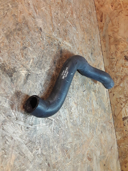 Omega B Auslass Schlauch an Kühler original GM Opel NEU