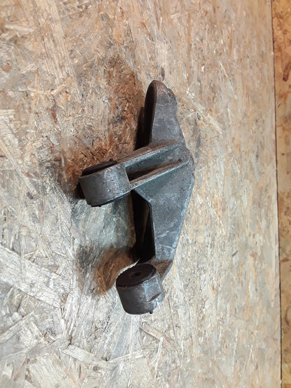 Kadett E Halter Lichtmaschine original GM Opel NEU