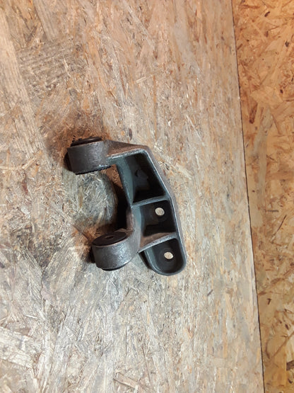 Kadett E Halter Lichtmaschine original GM Opel NEU
