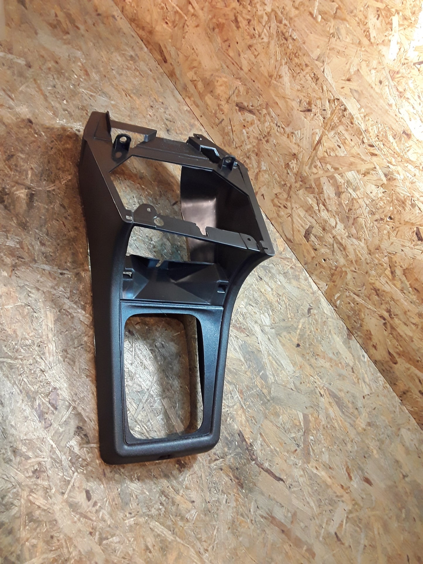 Kadett E Mittelkonsole schwarz original GM Opel NEU