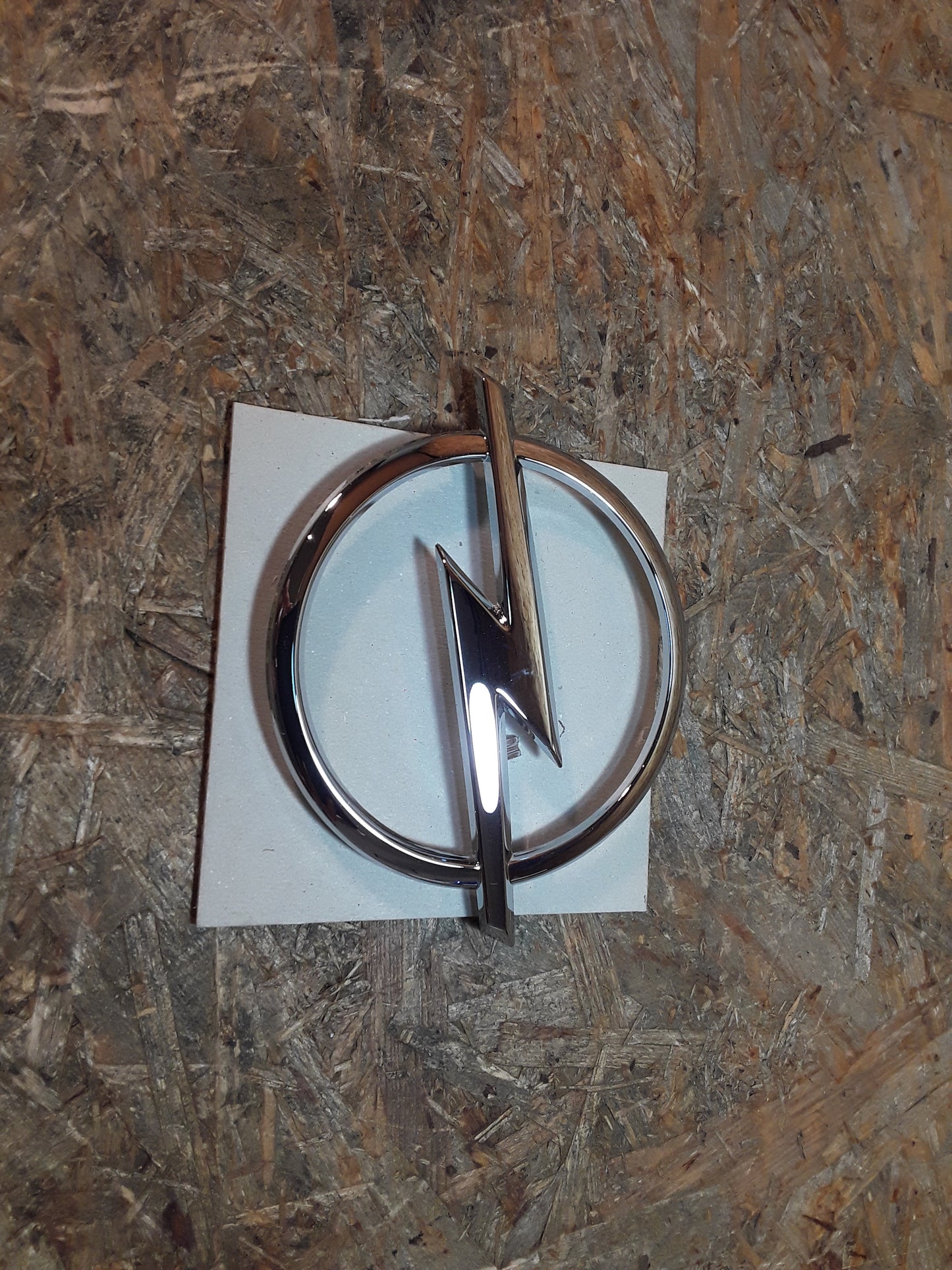 Astra Emblem vorne an Kühler original GM Opel NEU
