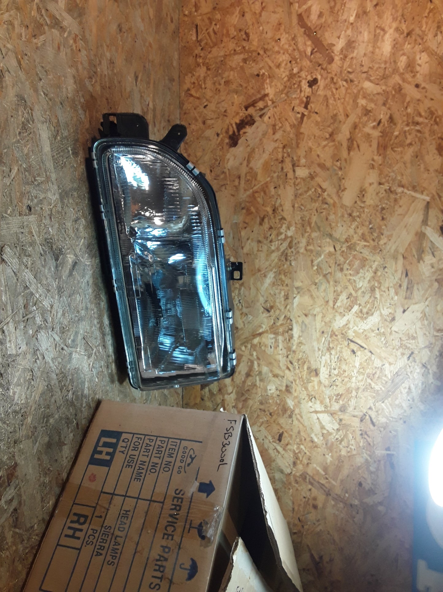 Ford Sierra Scheinwerfer links original FOREST NEU