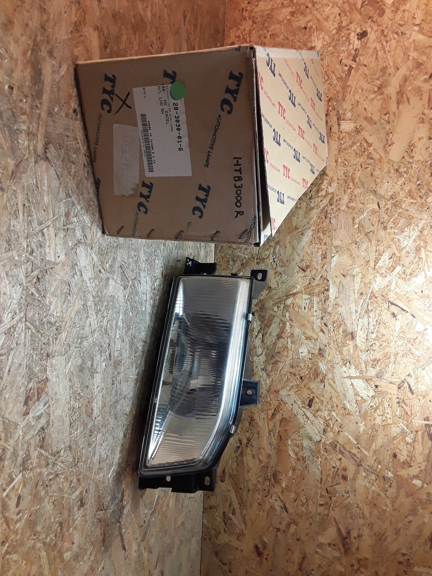 Hyundai Pony 90-95 Scheinwerfer rechts original TYC NEU