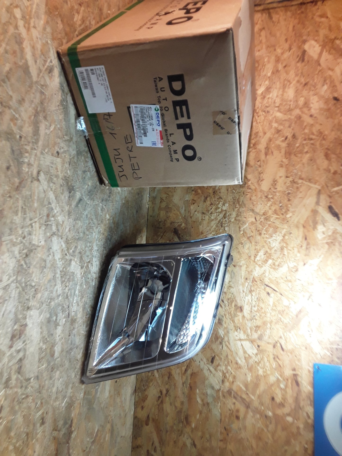 Ford Transit Connect Scheinwerfer rechts ab Bj 03 mit Stellmotor original DEPO NEU