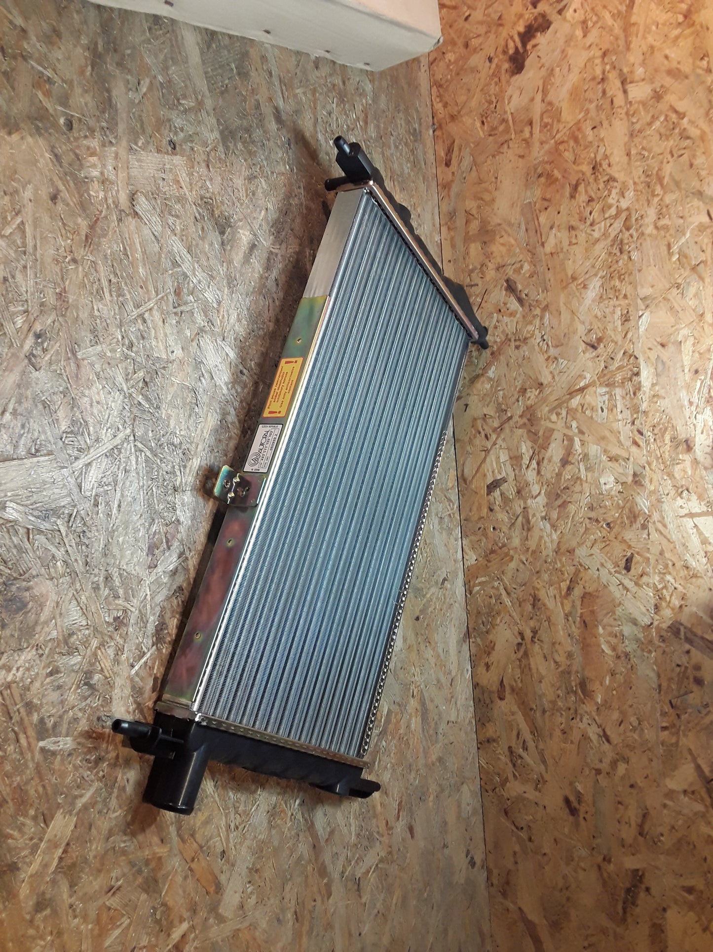 Kadett E 1,2/1,3l  Kühler original AVA NEU