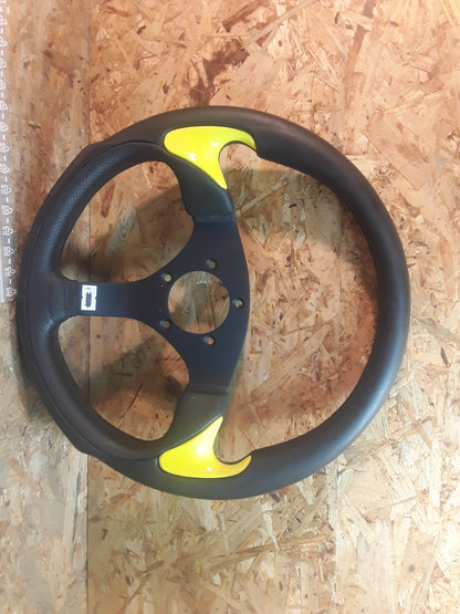 Diverse Fahrzeuge Sportlenkrad Kustleder schwarz-gelb 33cm Durchmesser ohne KBA Nummer NEU