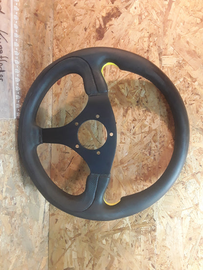 Diverse Fahrzeuge Sportlenkrad Kustleder schwarz-gelb 33cm Durchmesser ohne KBA Nummer NEU