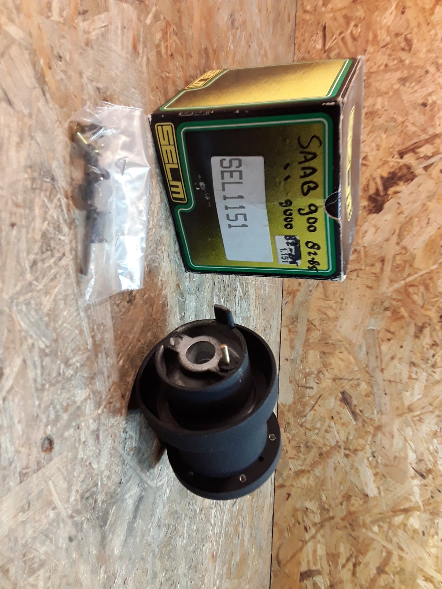 Saab 900/9000 Bj 82-85 Lenkradnabe original SELM NEU