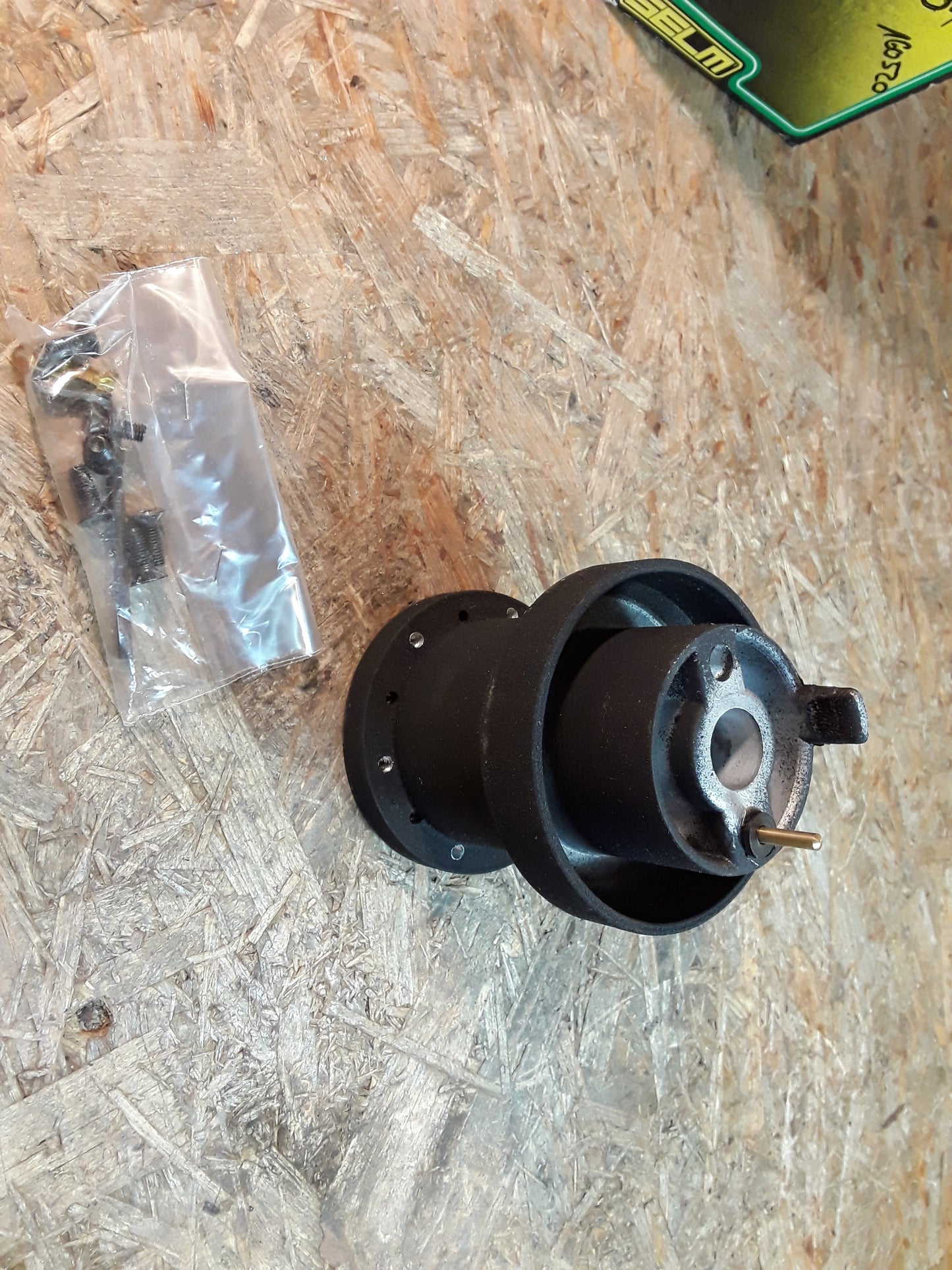 Saab 900/9000 Bj 82-85 Lenkradnabe original SELM NEU