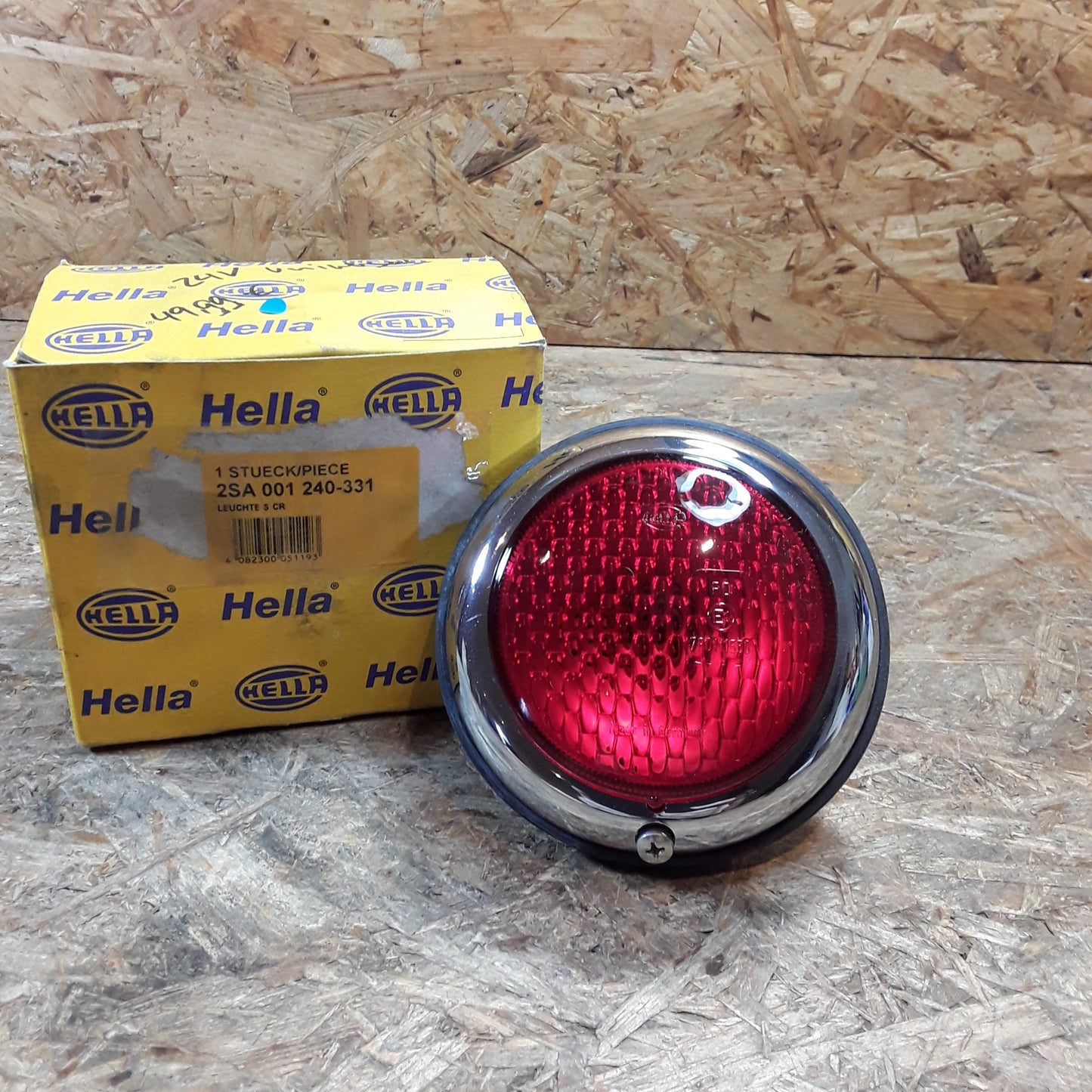 Universal Leuchte 24V links und rechts R5W Halogen rot original Hella NEU