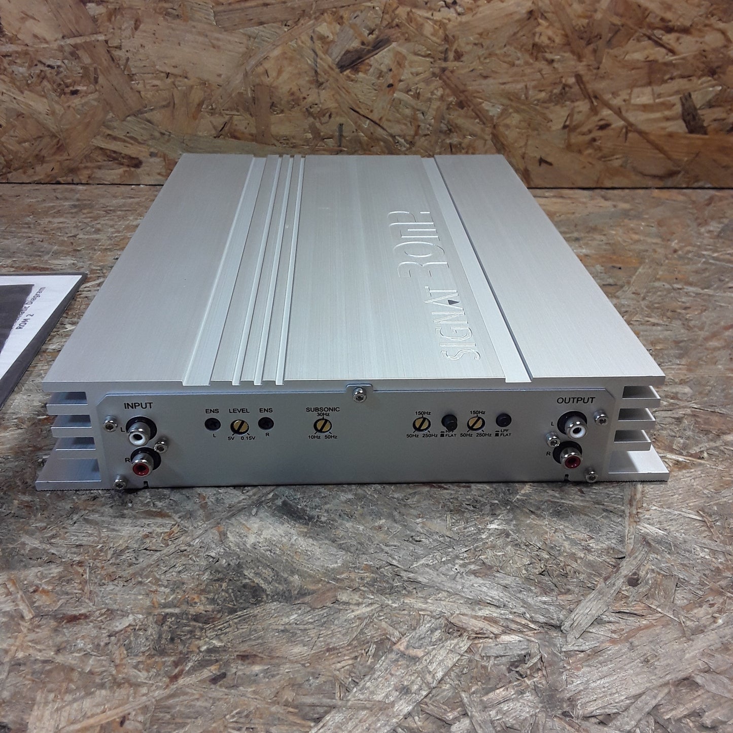 Diverse Fahrzeuge Endstufe Verstärker 2x200w RMS original SIGNAT NEU (Aus Altbestand)