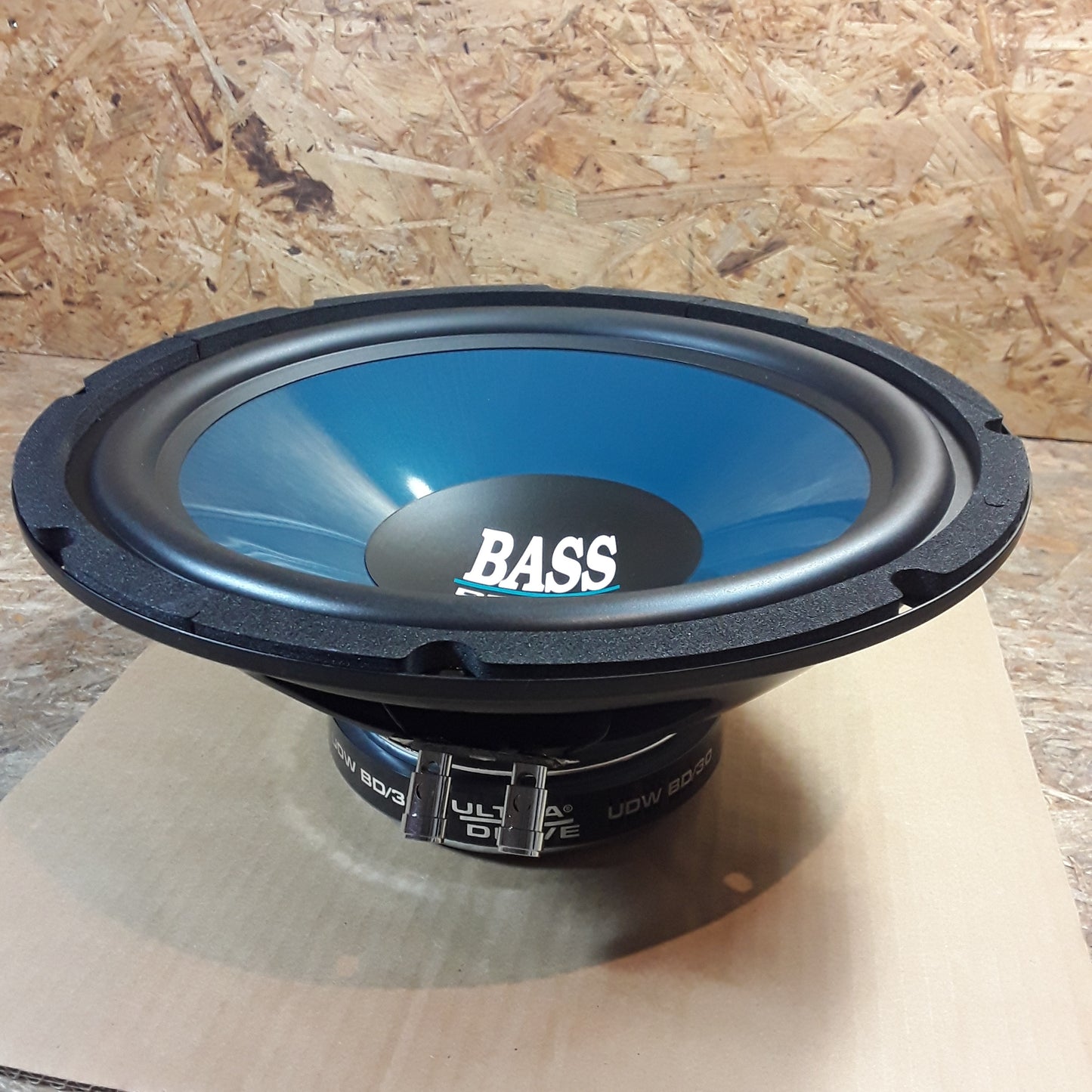 Diverse Fahrzeuge Subwoofer 500w Max. original BassDriver UltraDrive NEU (Aus Altbestand)