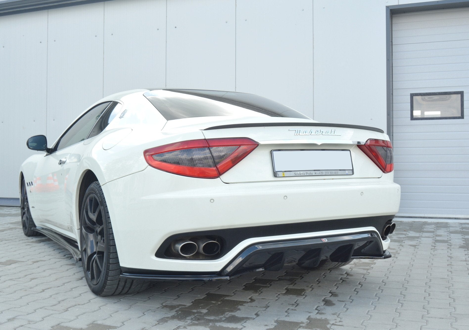 Diffusor Heck Ansatz für MASERATI GRANTURISMO schwarz matt