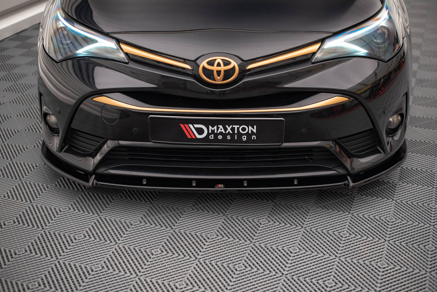 Front Ansatz V.1 für Toyota Avensis Mk3 Facelift schwarz Hochglanz