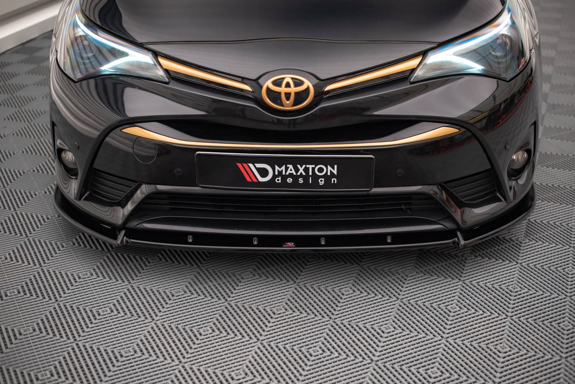 Front Ansatz V.1 für Toyota Avensis Mk3 Facelift schwarz Hochglanz