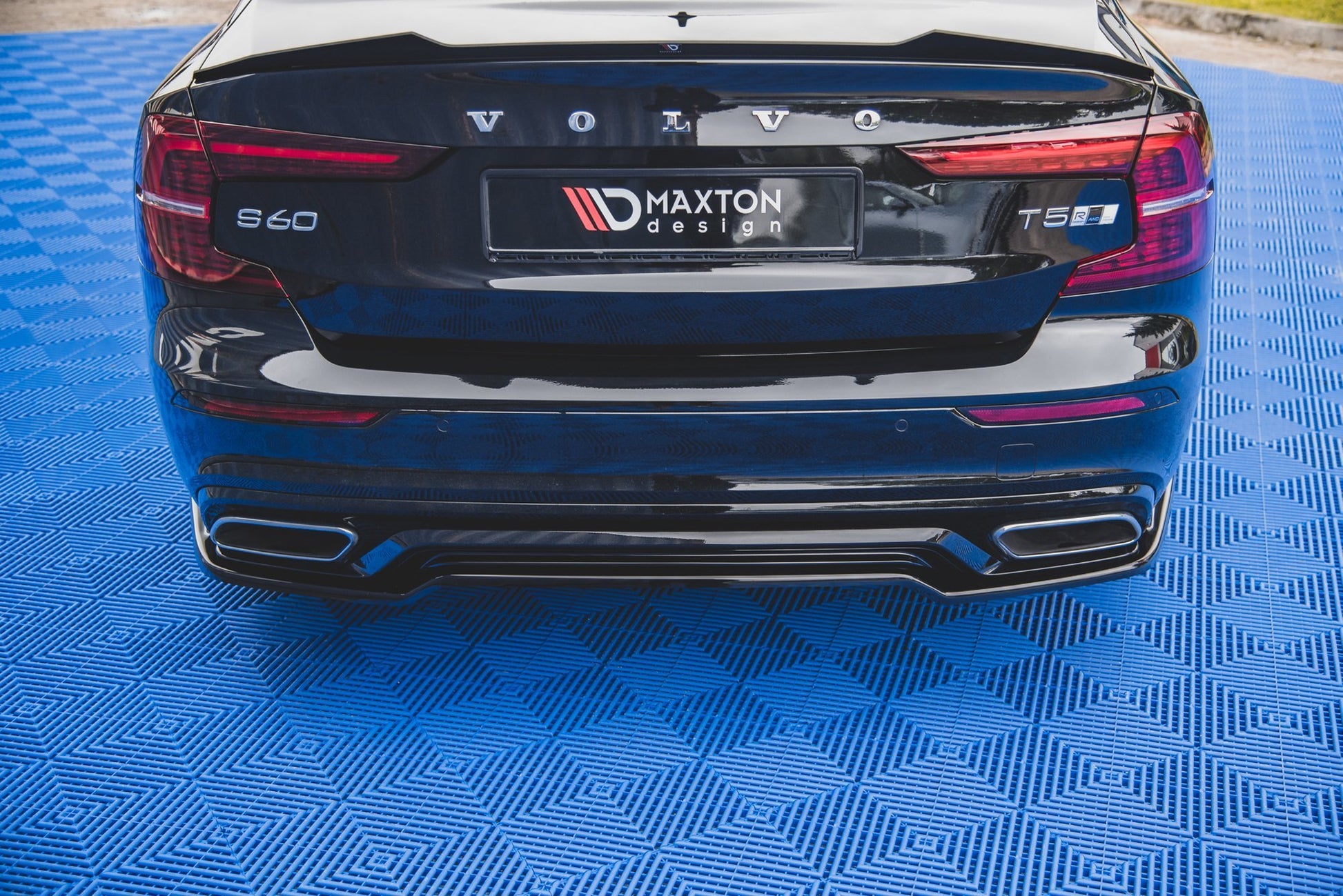 Mittlerer Diffusor Heck Ansatz für Volvo S60/V60 R-Design Mk3 schwarz matt