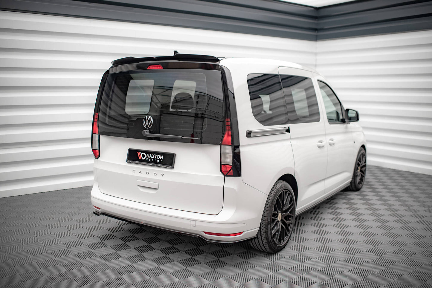Mittlerer Diffusor Heck Ansatz für Volkswagen Caddy Mk5 schwarz matt