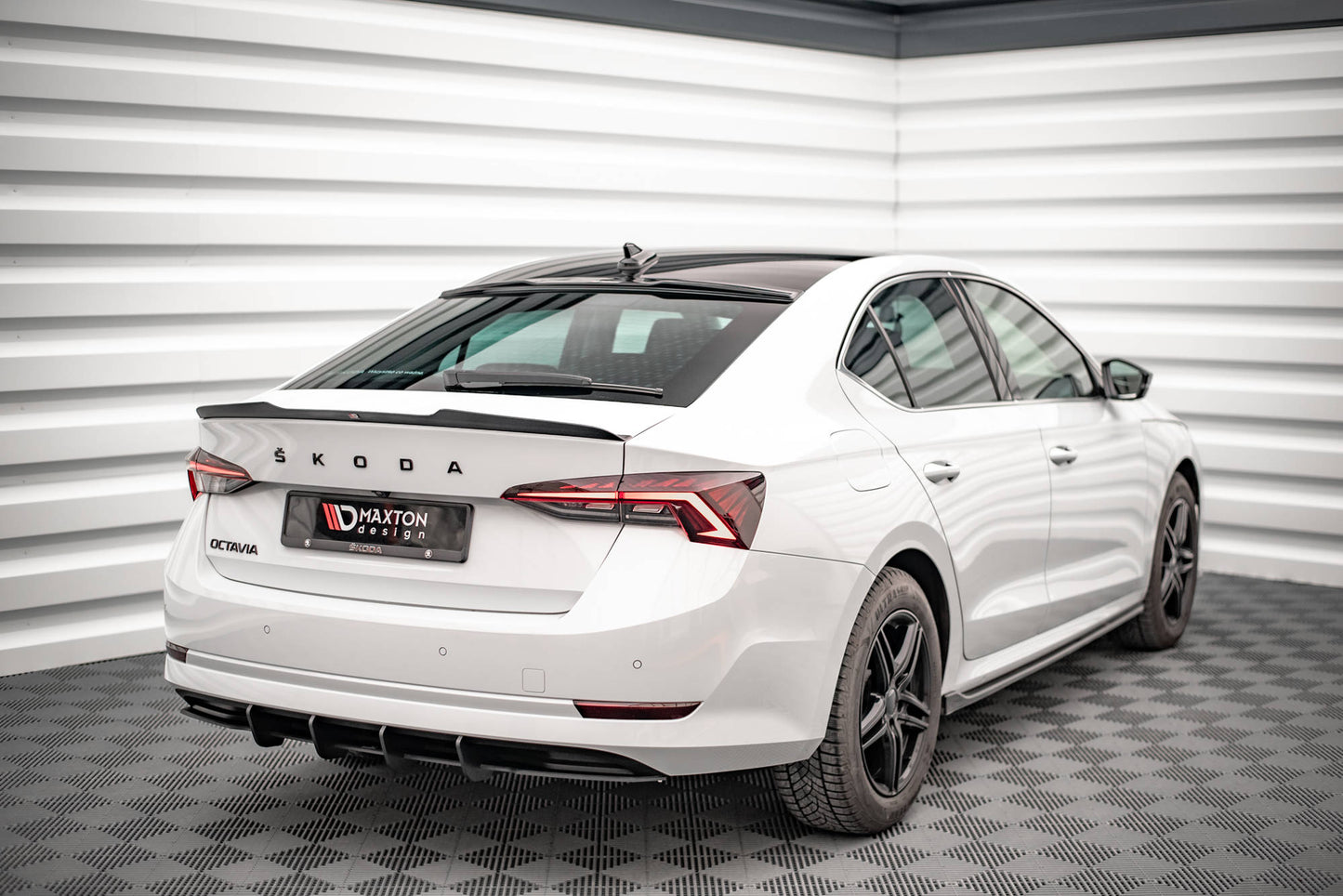 Heckscheiben Spoiler für Skoda Octavia Liftback Mk4 Carbon Look