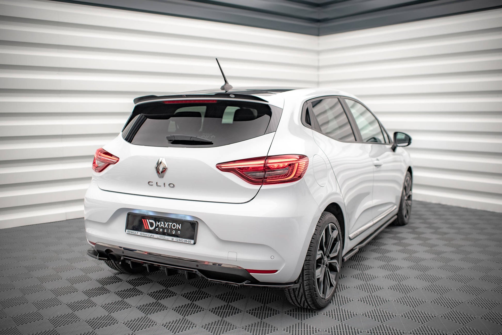 Mittlerer Diffusor Heck Ansatz DTM Look für Renault Clio Mk5 Carbon Look